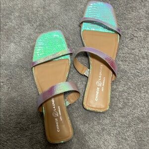 Chinese Laundry Silver Sandals Modern Shimmery Design
